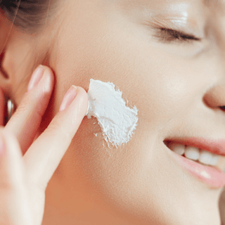 Creme e oli naturali per la cura di viso e corpo